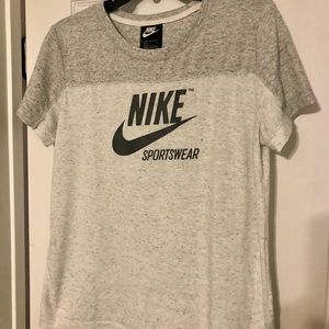 Nike Sportswear Tee